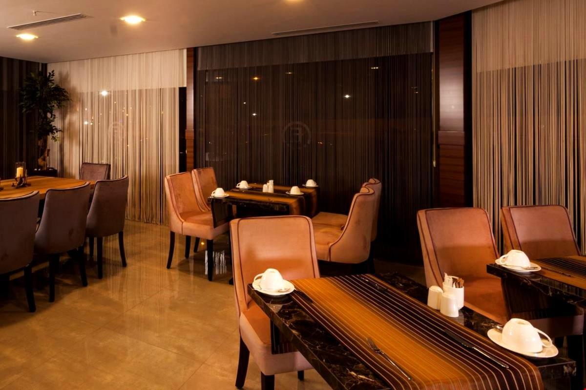 Majura Hotel Business 伊兹密尔 外观 照片