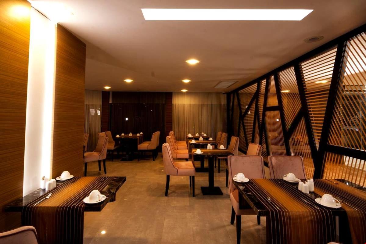 Majura Hotel Business 伊兹密尔 外观 照片