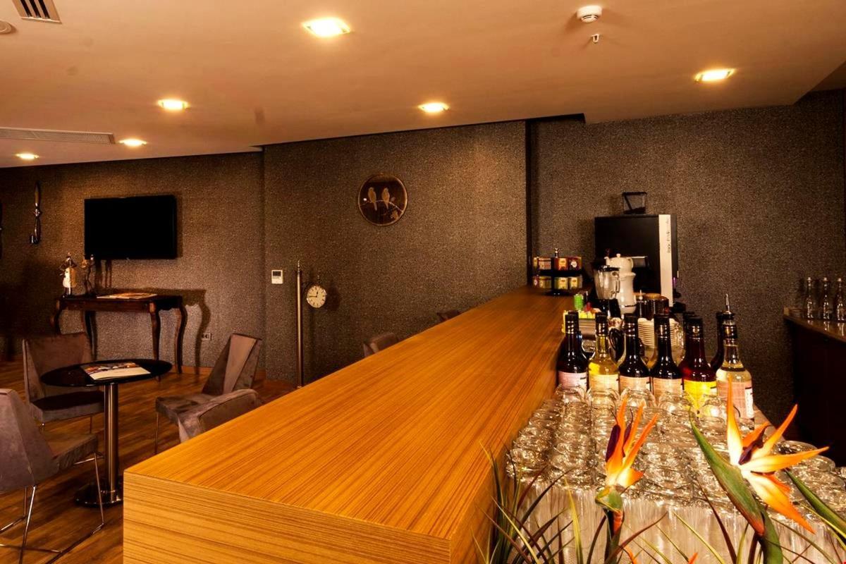 Majura Hotel Business 伊兹密尔 外观 照片