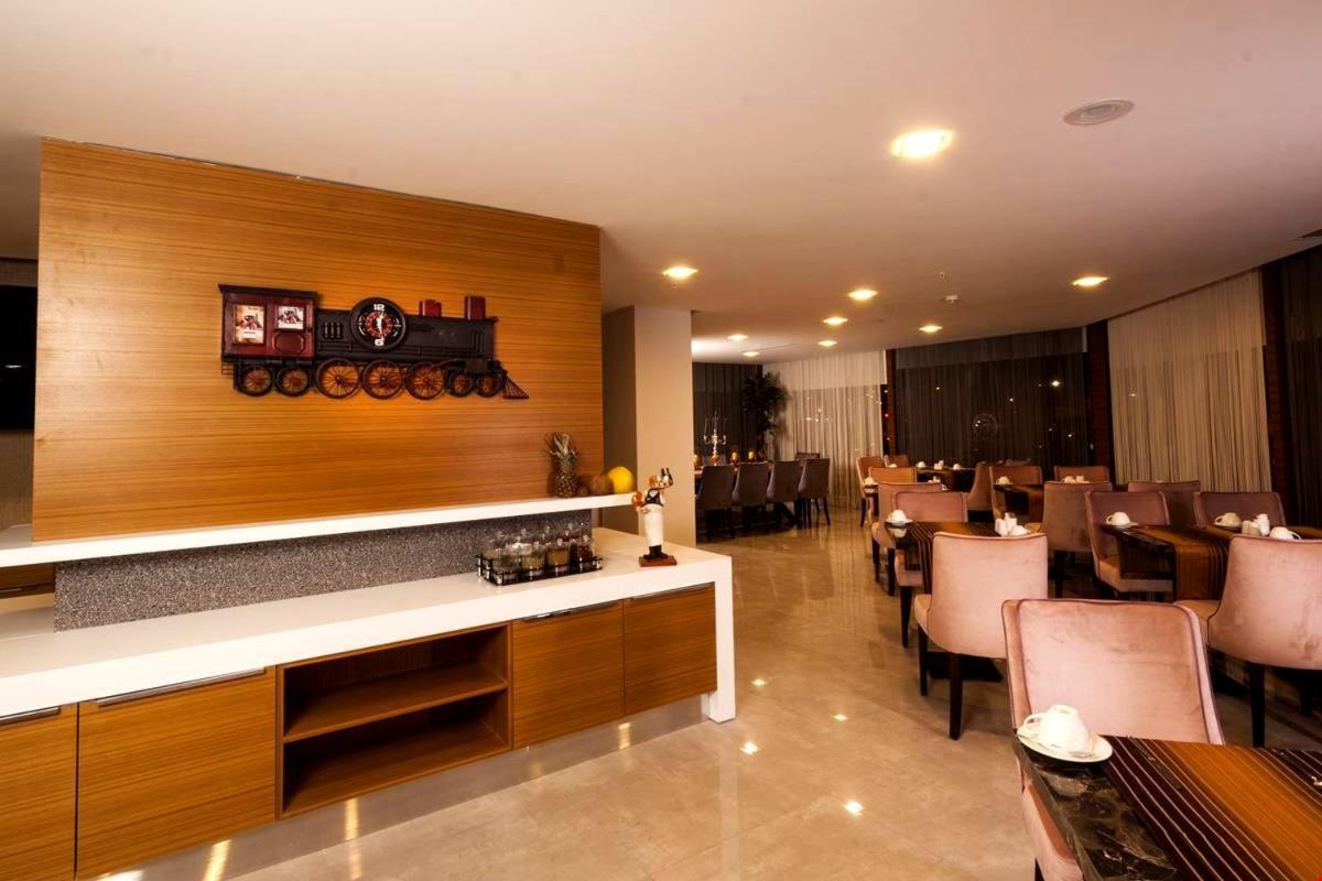 Majura Hotel Business 伊兹密尔 外观 照片