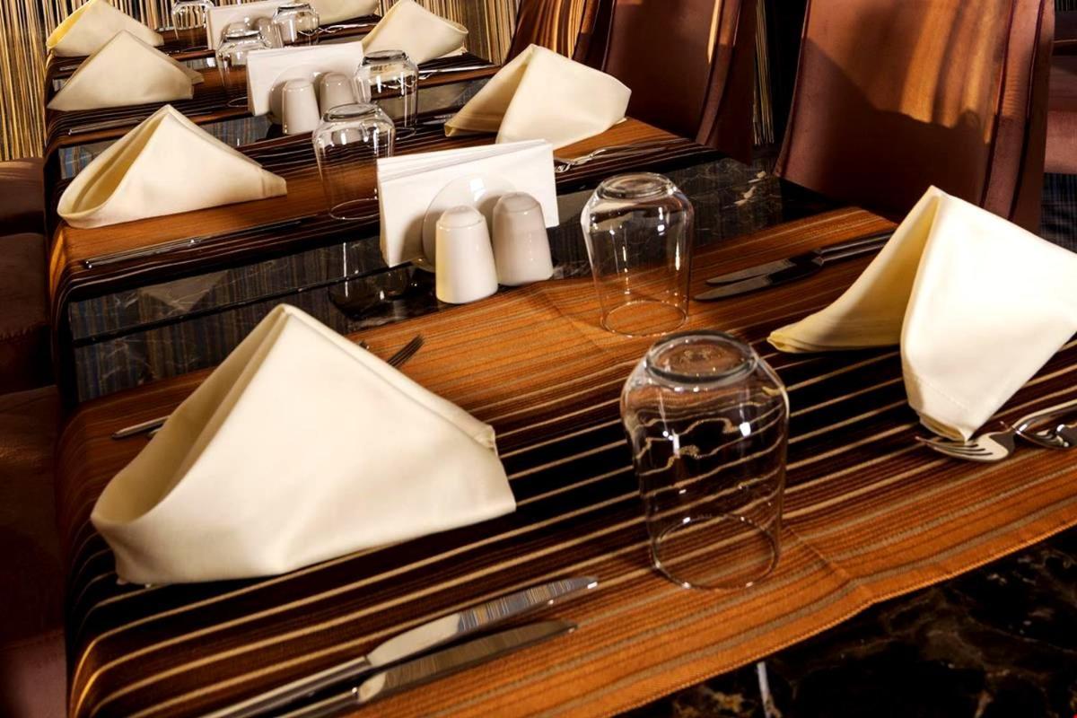 Majura Hotel Business 伊兹密尔 外观 照片