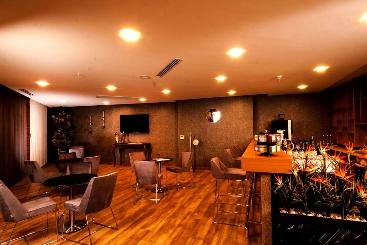 Majura Hotel Business 伊兹密尔 外观 照片