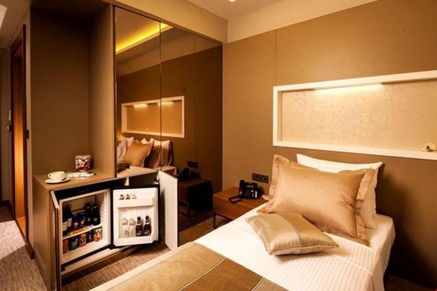 Majura Hotel Business 伊兹密尔 外观 照片