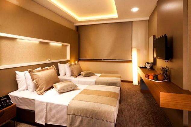 Majura Hotel Business 伊兹密尔 外观 照片